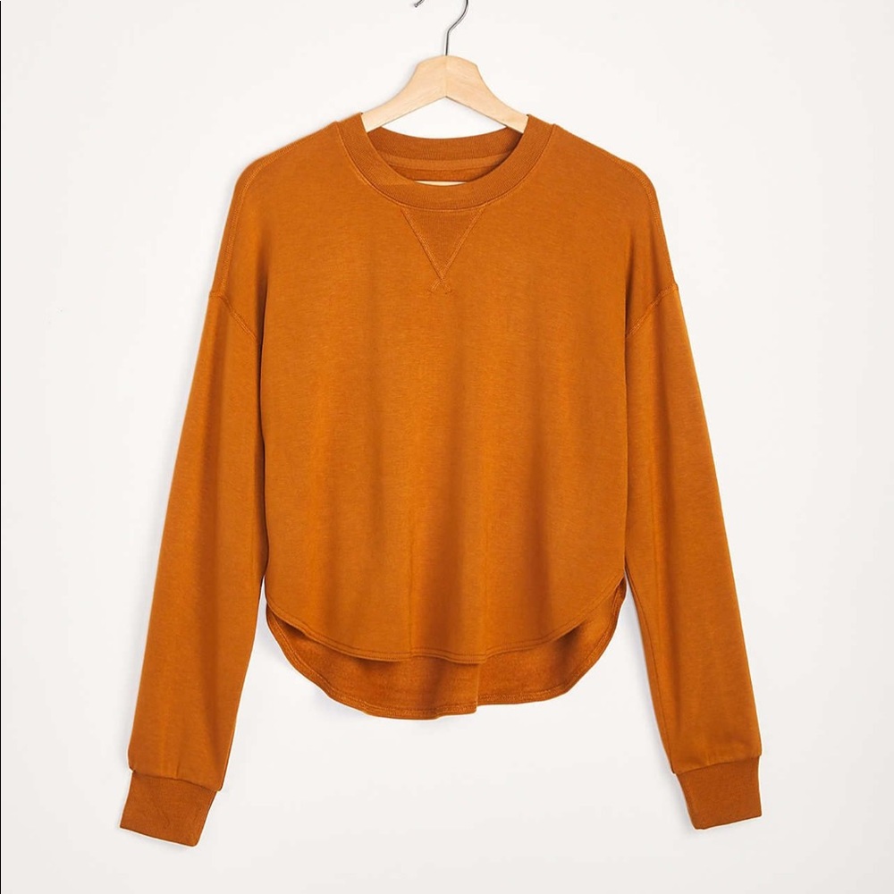 LOU&GREY Signature Softblend Shirttail Sweatshirt